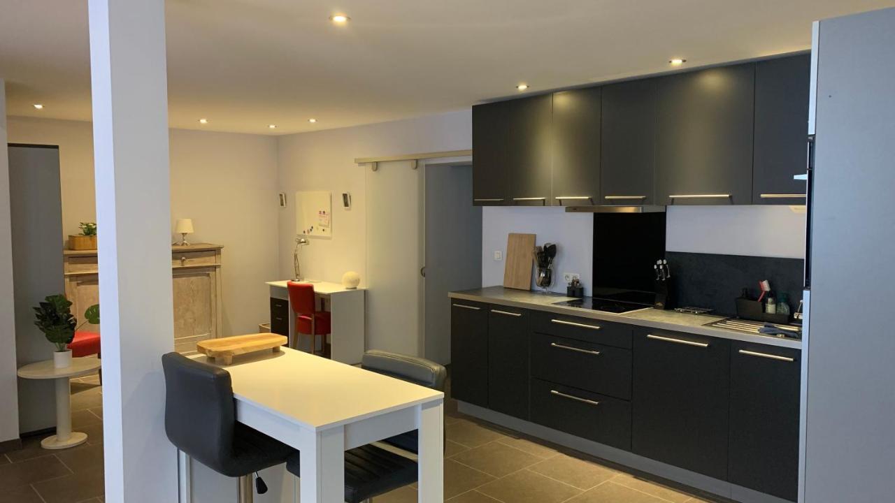 Ruime In Deurne Apartamento
